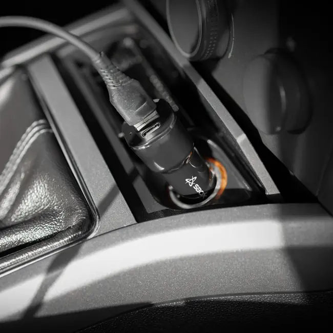 USB AUTO PUNJAC SBOX CC-038 / 2 ULAZA - 38 W Crni